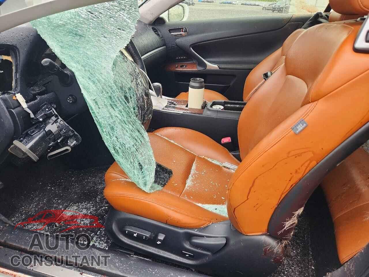 LEXUS IS 2015 - JTHFE2C21F2511541