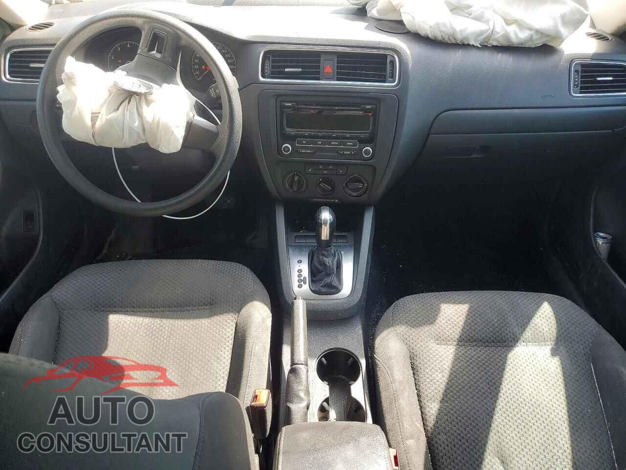VOLKSWAGEN JETTA 2013 - 3VW2K7AJ2DM385905
