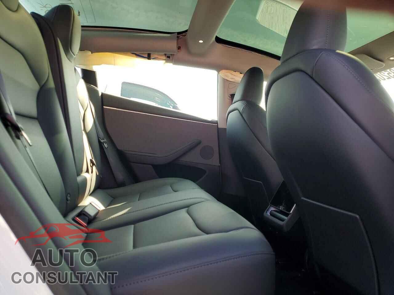 TESLA MODEL 3 2025 - 5YJ3E1EA1SF019344