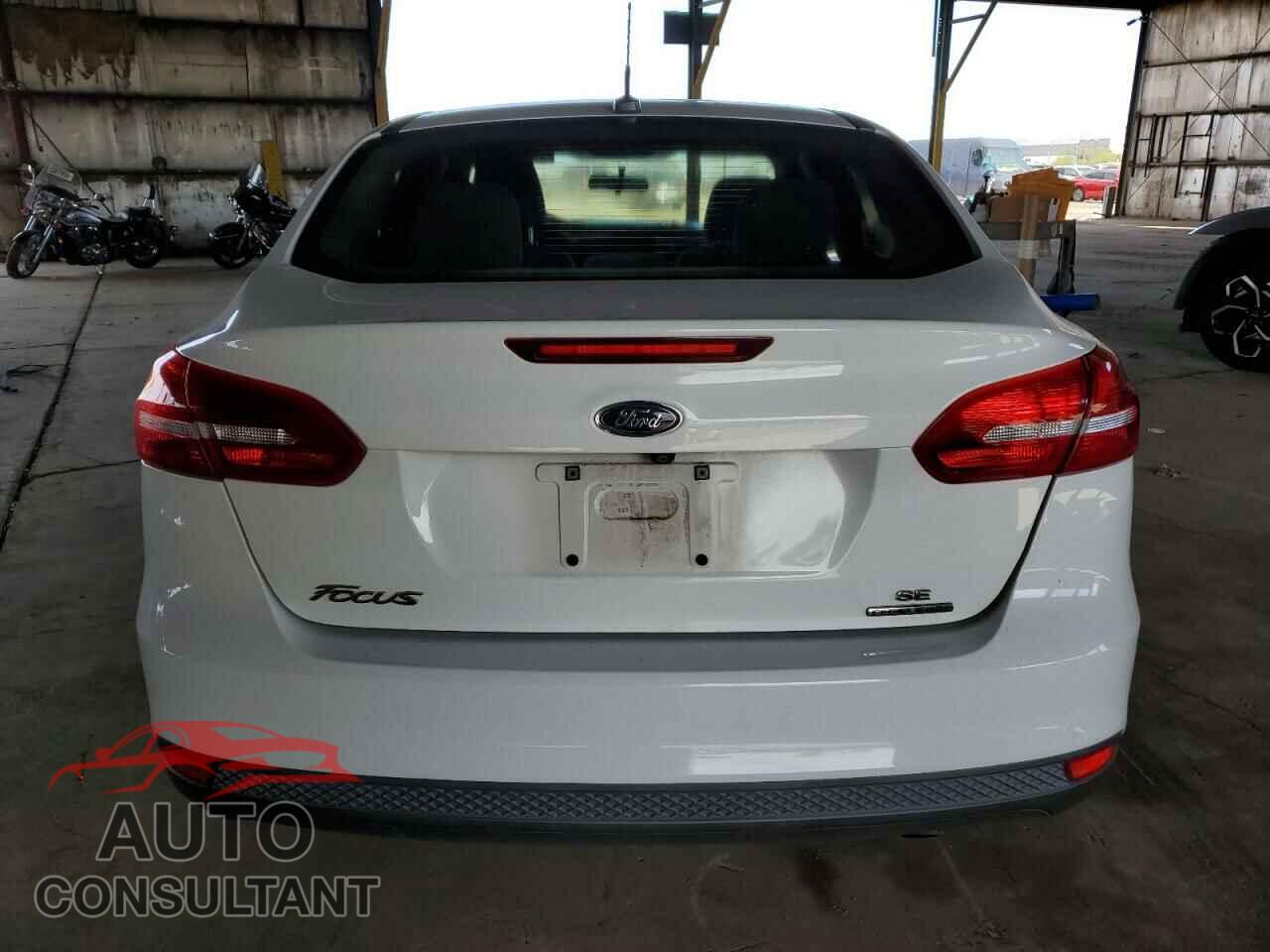 FORD FOCUS 2015 - 1FADP3F26FL232137