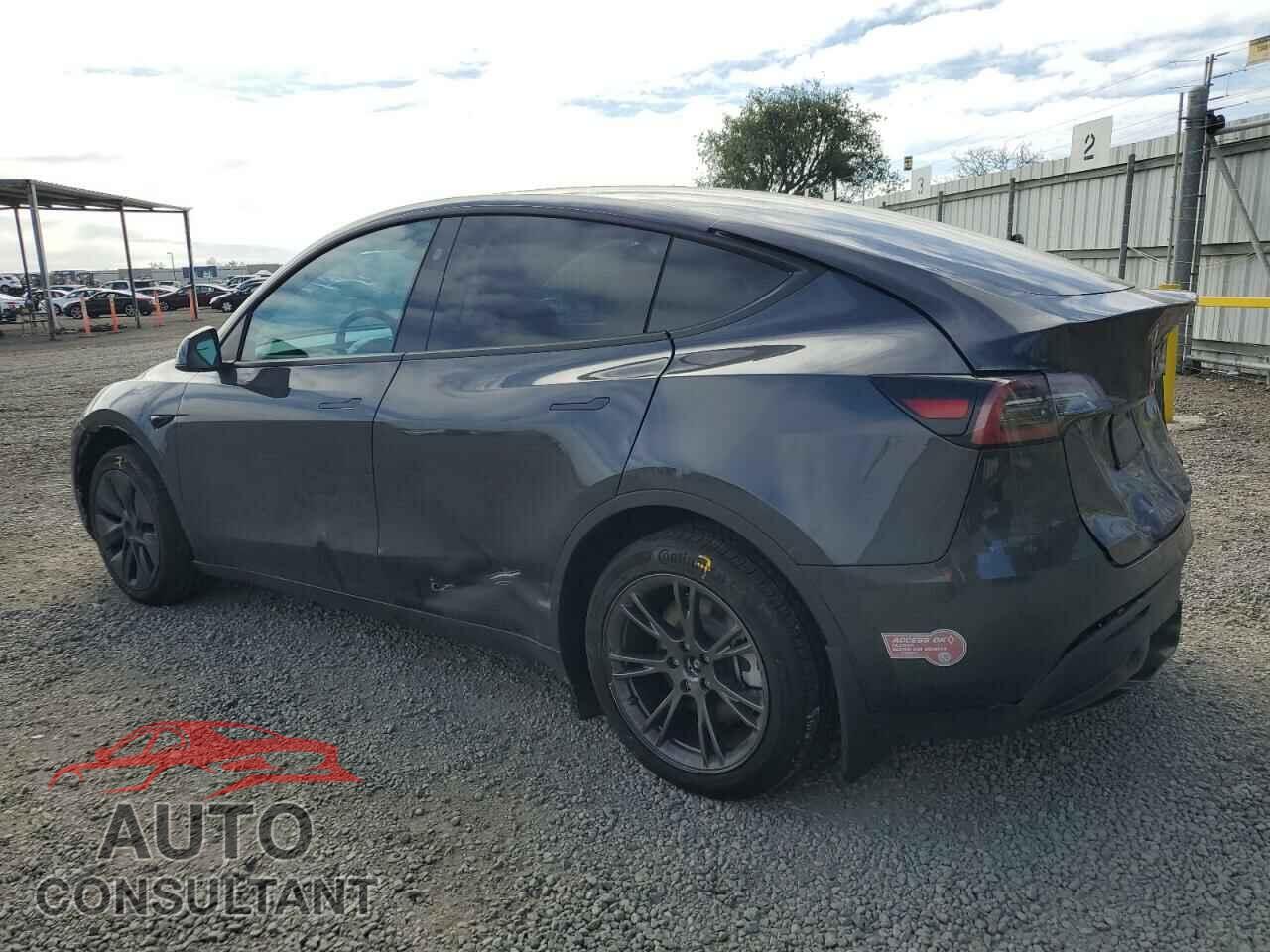 TESLA MODEL Y 2024 - 7SAYGDED7RF099743