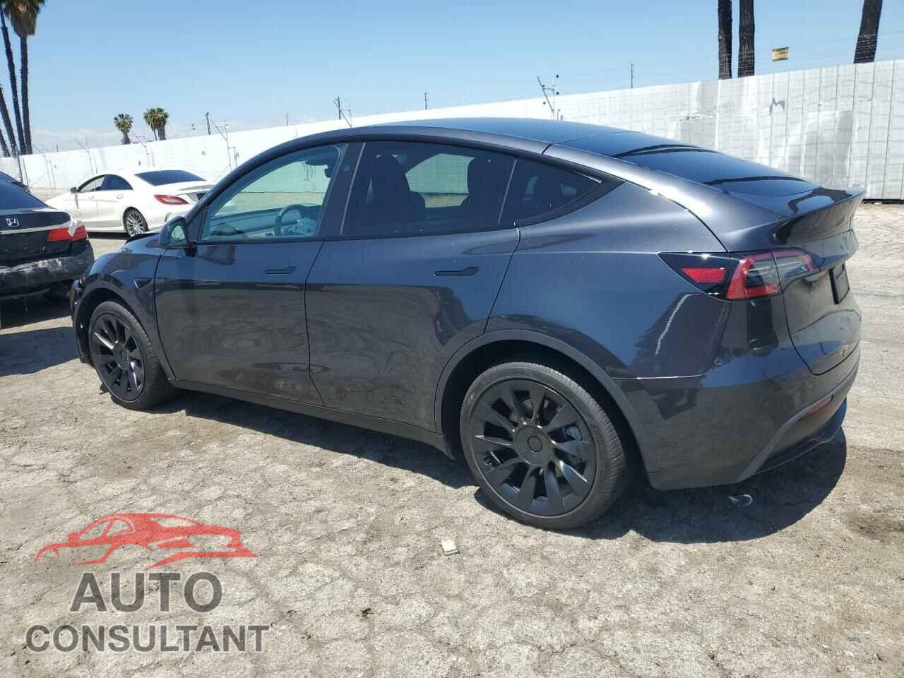 TESLA MODEL Y 2024 - 7SAYGDED3RF056131