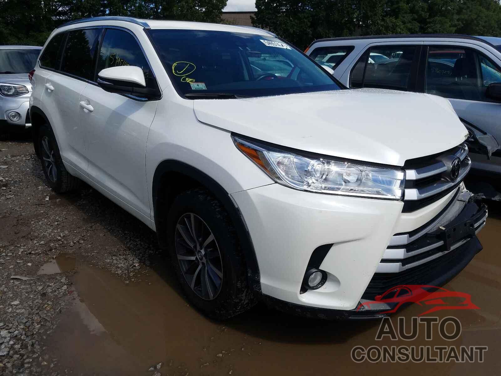 TOYOTA HIGHLANDER 2018 - 5TDJZRFH0JS828866