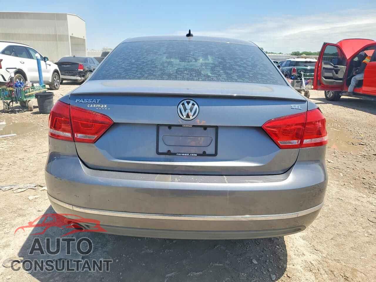VOLKSWAGEN PASSAT 2012 - 1VWCH7A34CC105115