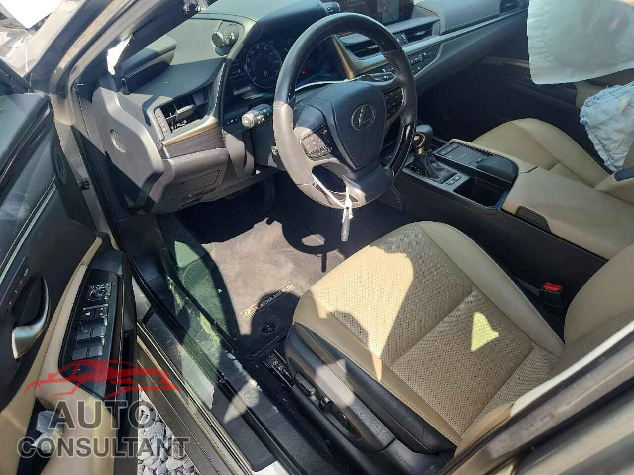 LEXUS ES300 2020 - 58AD21B17LU004510