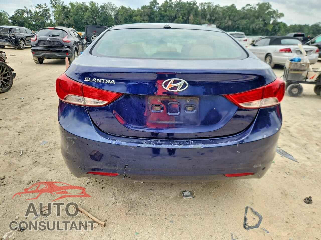 HYUNDAI ELANTRA 2013 - 5NPDH4AE3DH387616