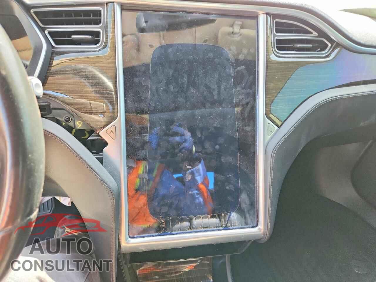 TESLA MODEL S 2015 - 5YJSA1E23FF109097