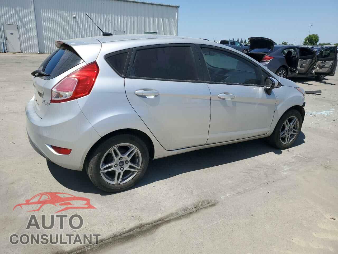 FORD FIESTA 2018 - 3FADP4EJ4JM122001