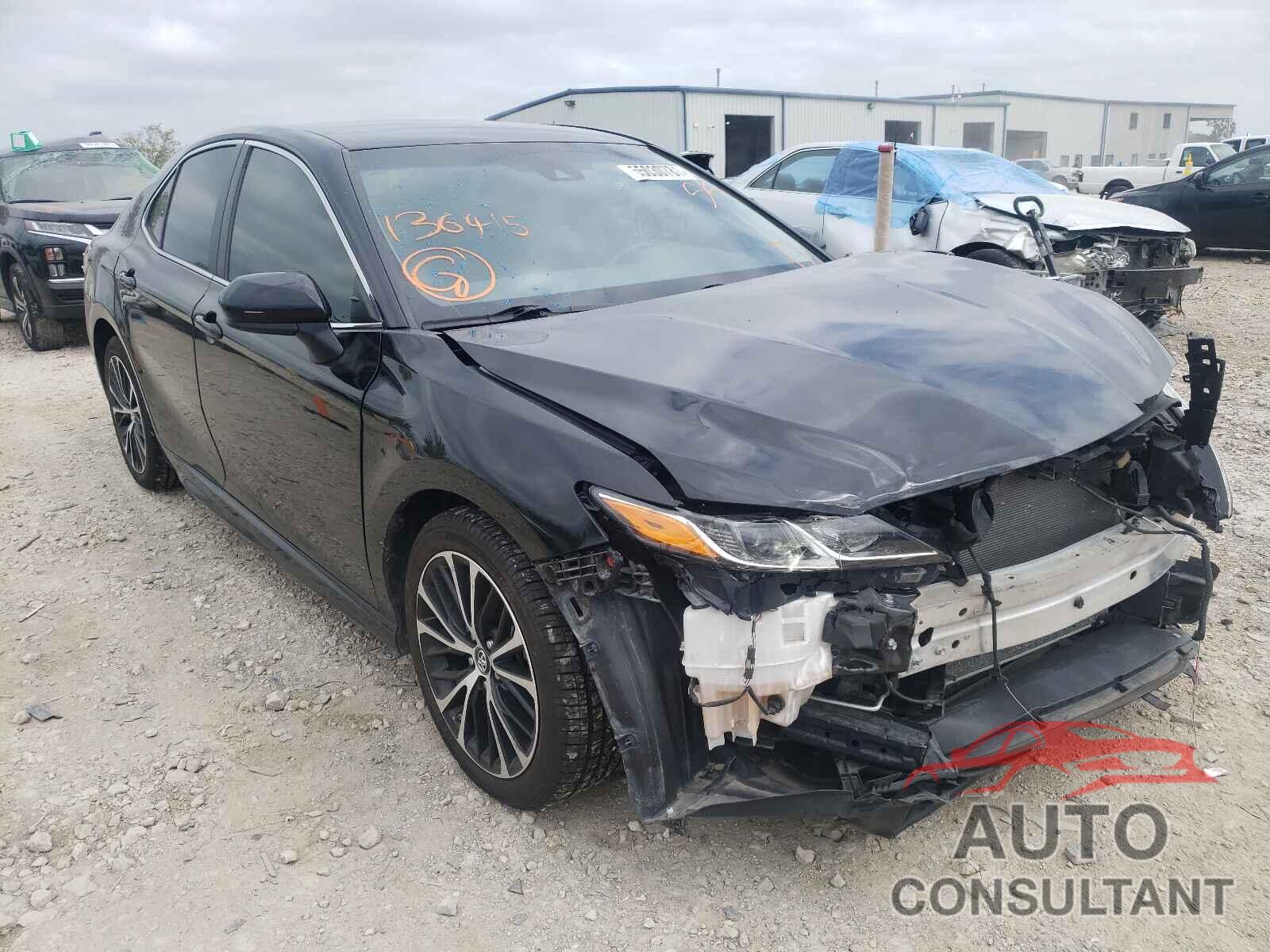 TOYOTA CAMRY 2018 - 4T1B11HK6JU136415