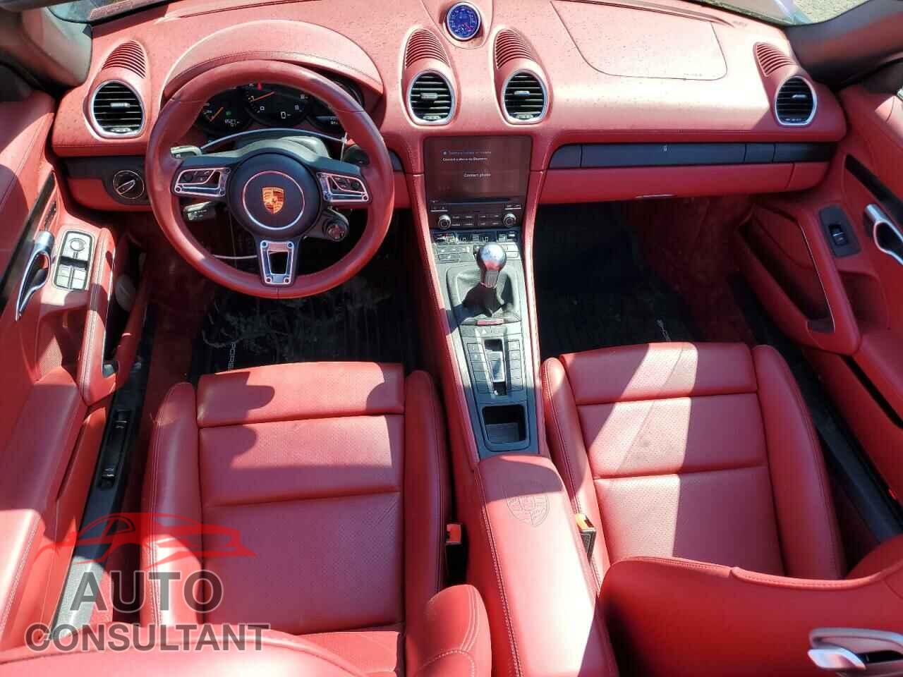 PORSCHE BOXSTER 2022 - WP0CD2A89NS228236