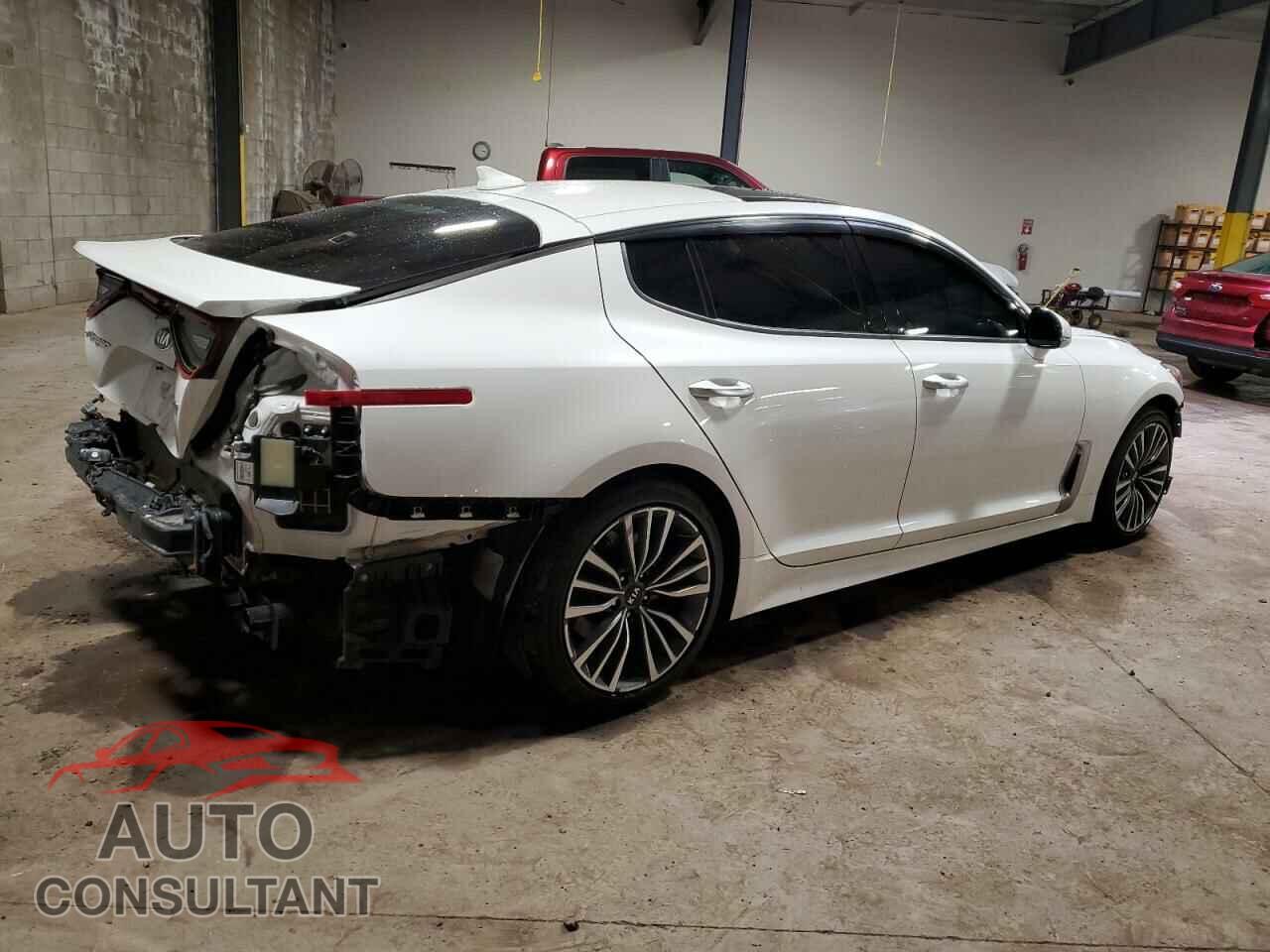 KIA STINGER 2018 - KNAE25LA7J6027810