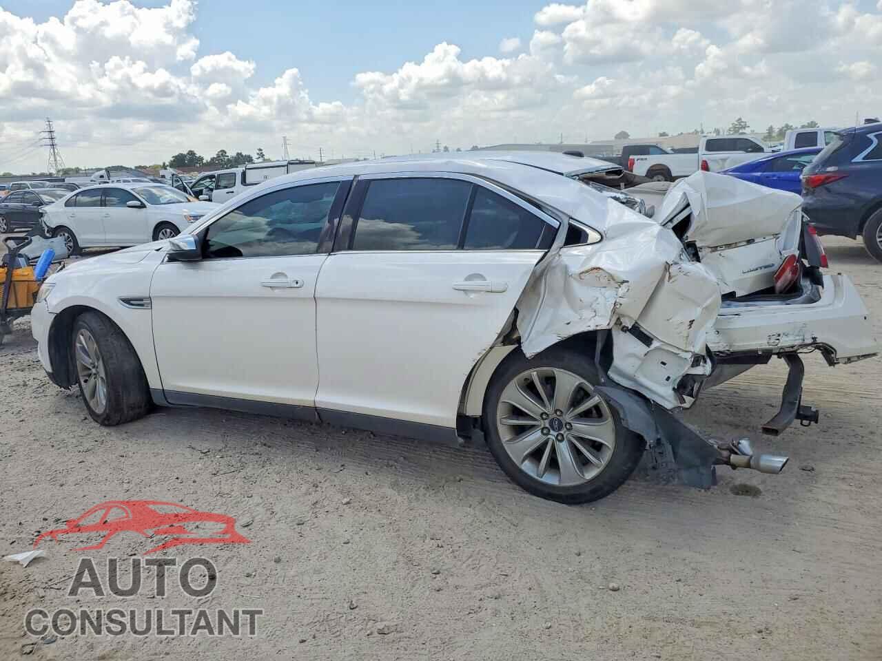 FORD TAURUS 2011 - 1FAHP2FW8BG183556