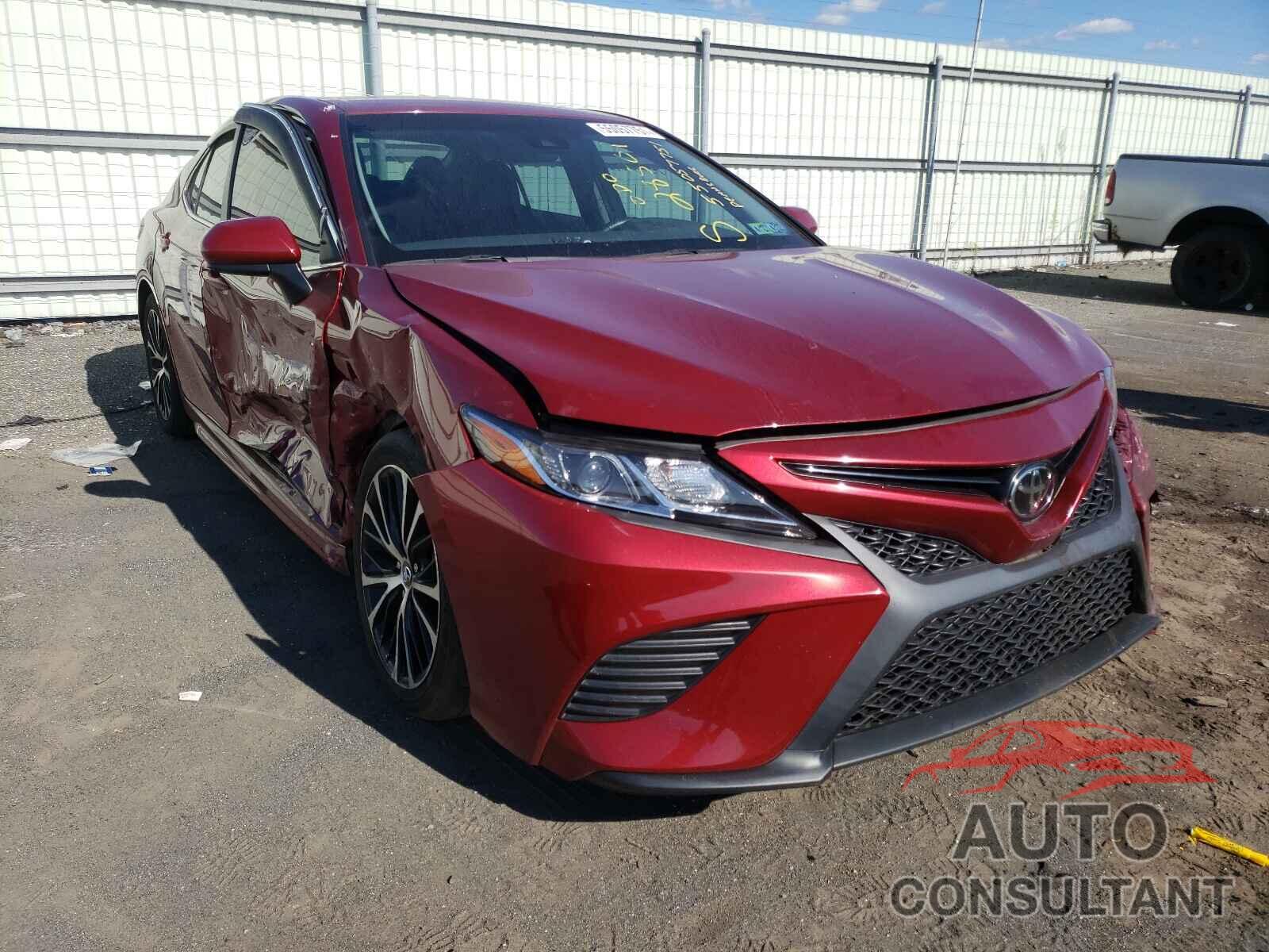 TOYOTA CAMRY 2018 - 4T1B11HK5JU610192
