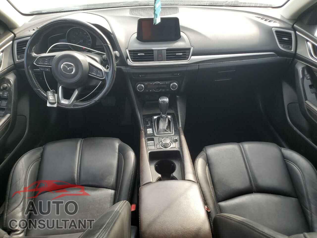 MAZDA 3 2018 - 3MZBN1V33JM214561