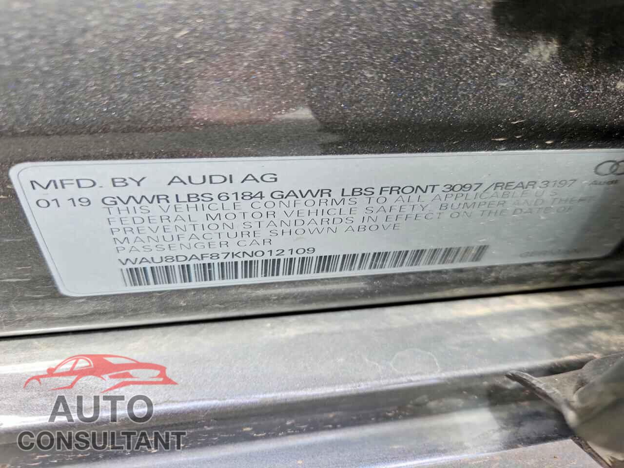 AUDI A8 2019 - WAU8DAF87KN012109