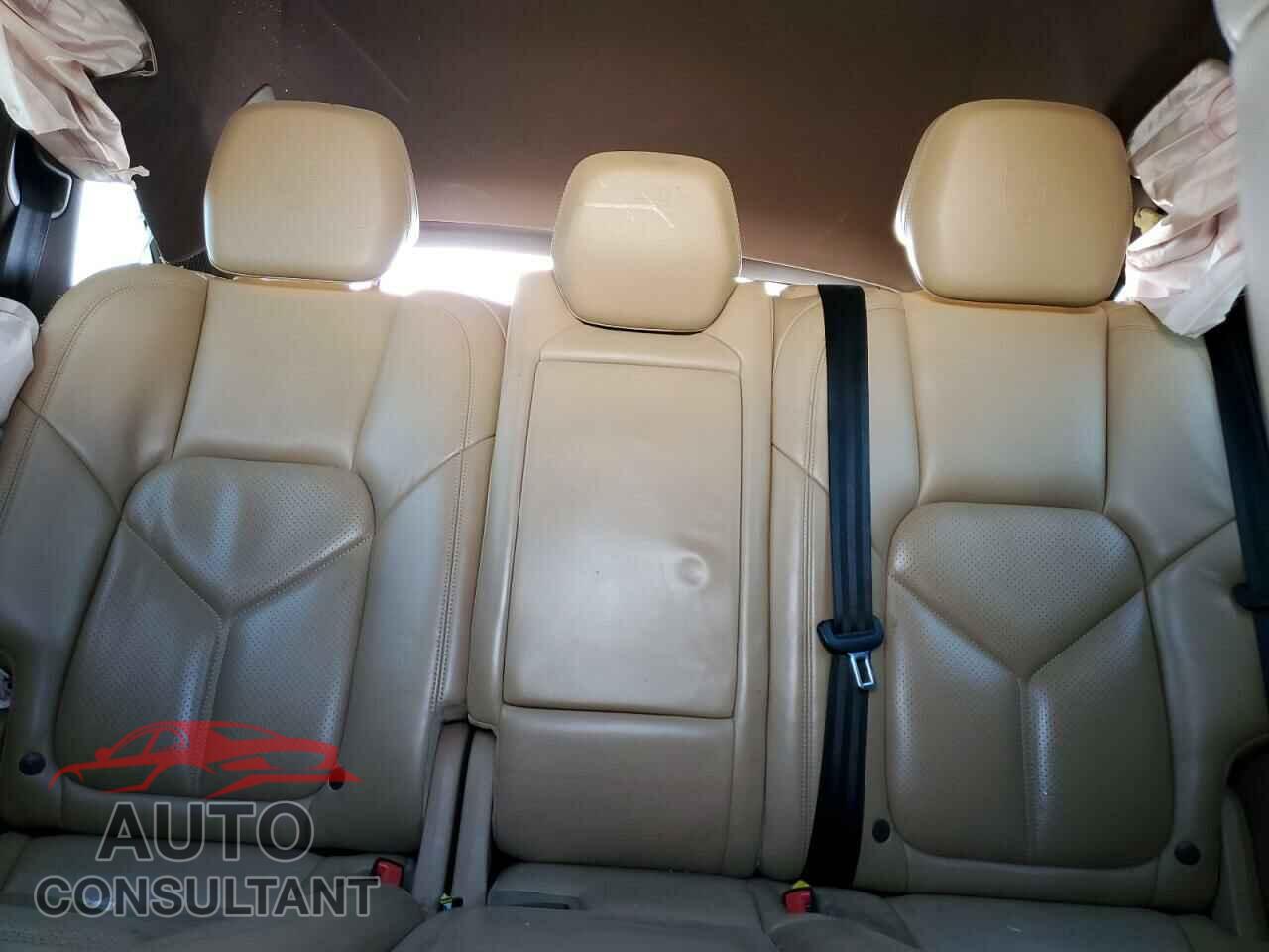 PORSCHE CAYENNE 2017 - WP1AA2A29HKA90731