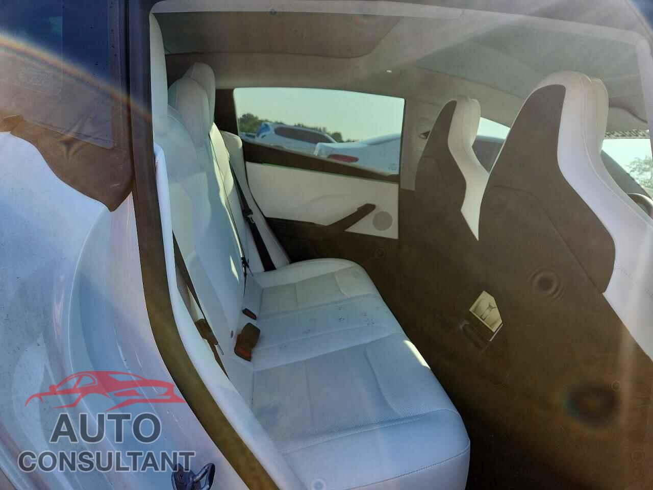 TESLA MODEL 3 2025 - 5YJ3E1ET1SF961069