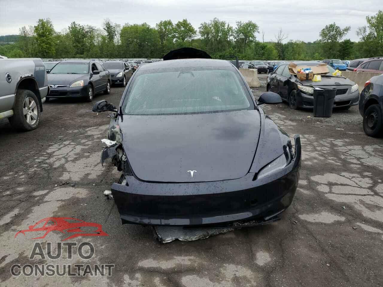 TESLA MODEL 3 2024 - 5YJ3E1EB2RF833845