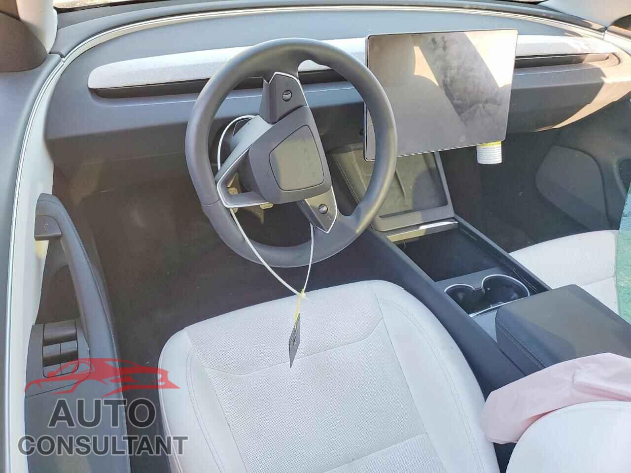 TESLA MODEL 3 2025 - 5YJ3E1EA6SF064571