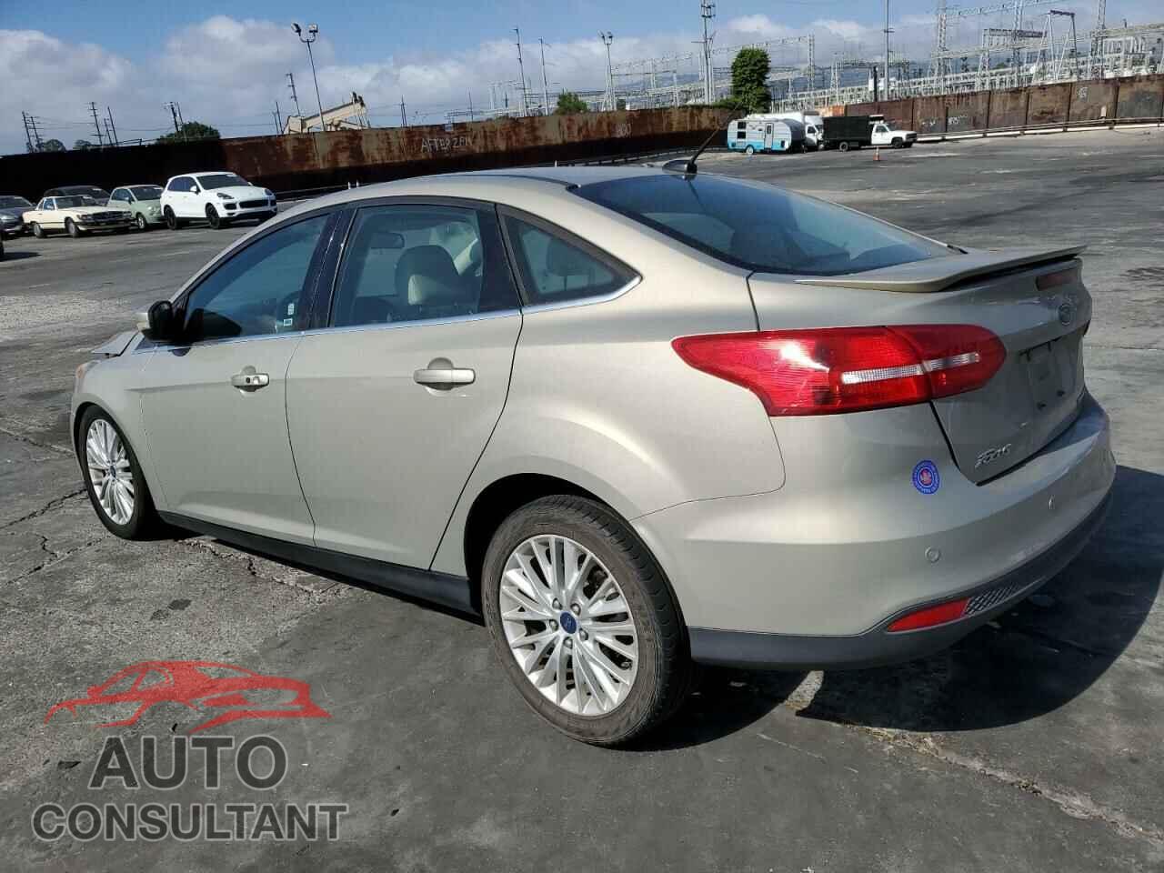 FORD FOCUS 2015 - 1FADP3J28FL288037