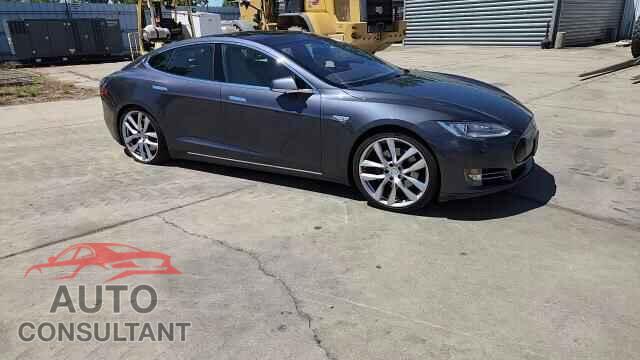 TESLA MODEL S 2015 - 5YJSA1E29FF119696