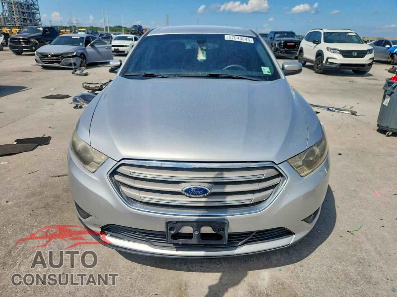 FORD TAURUS 2015 - 1FAHP2E87FG174887