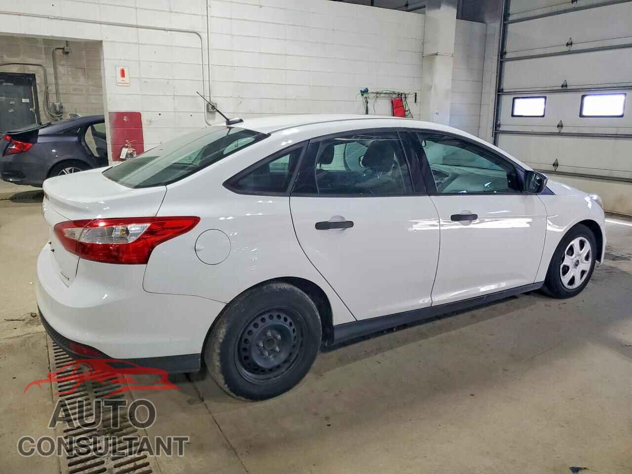 FORD FOCUS 2014 - 1FADP3E28EL381164