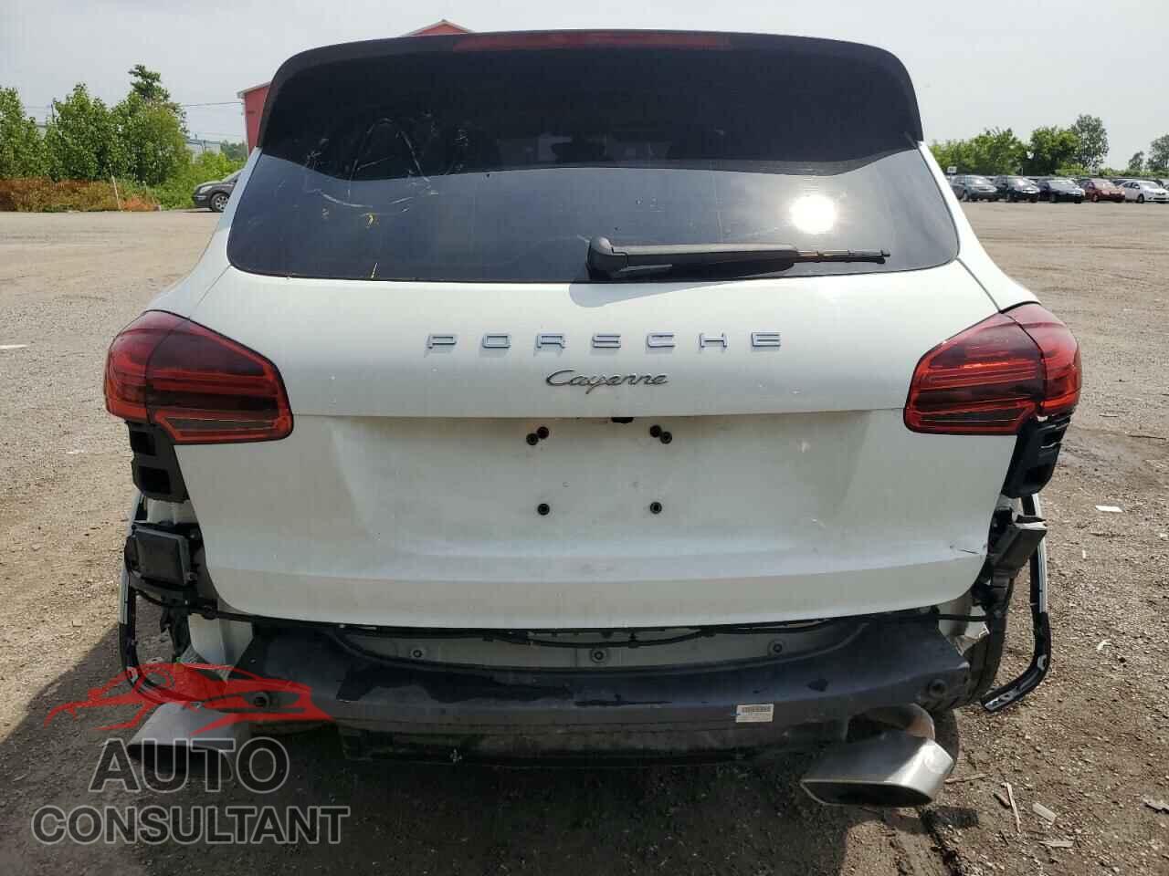 PORSCHE CAYENNE 2018 - WP1AA2A22JKA07534