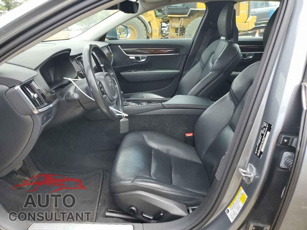 VOLVO S90 2018 - LVY982MK4JP016582