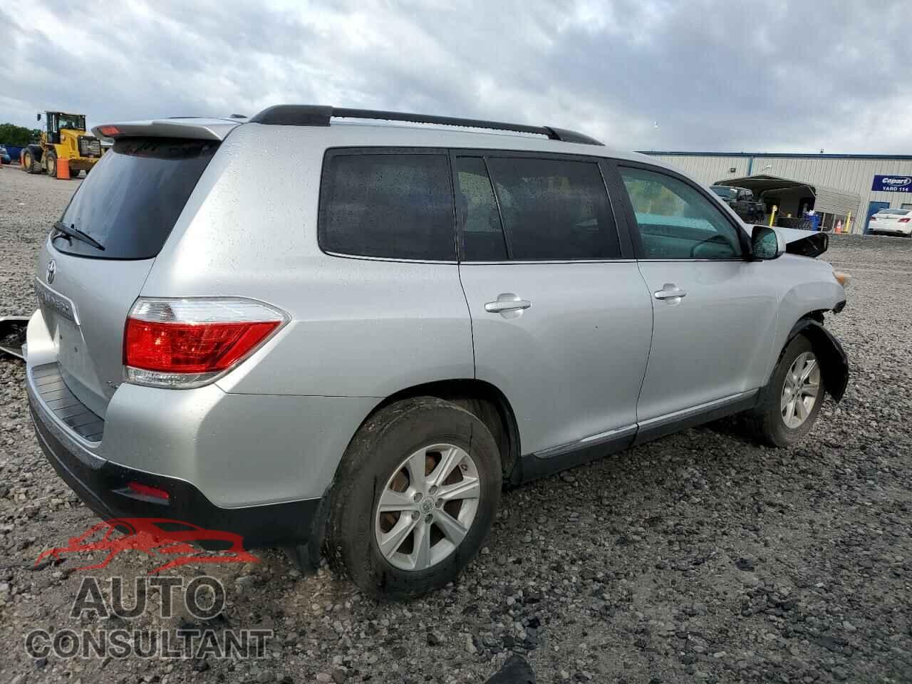 TOYOTA HIGHLANDER 2012 - 5TDBK3EH0CS105657