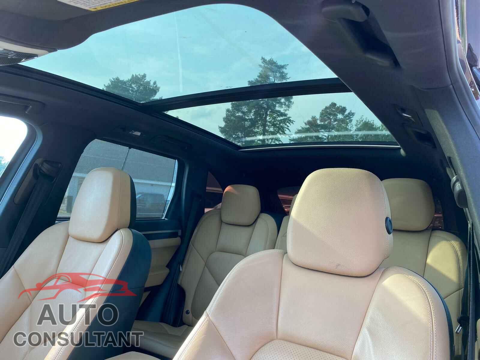 PORSCHE CAYENNE 2016 - WP1AA2A23GKA14761