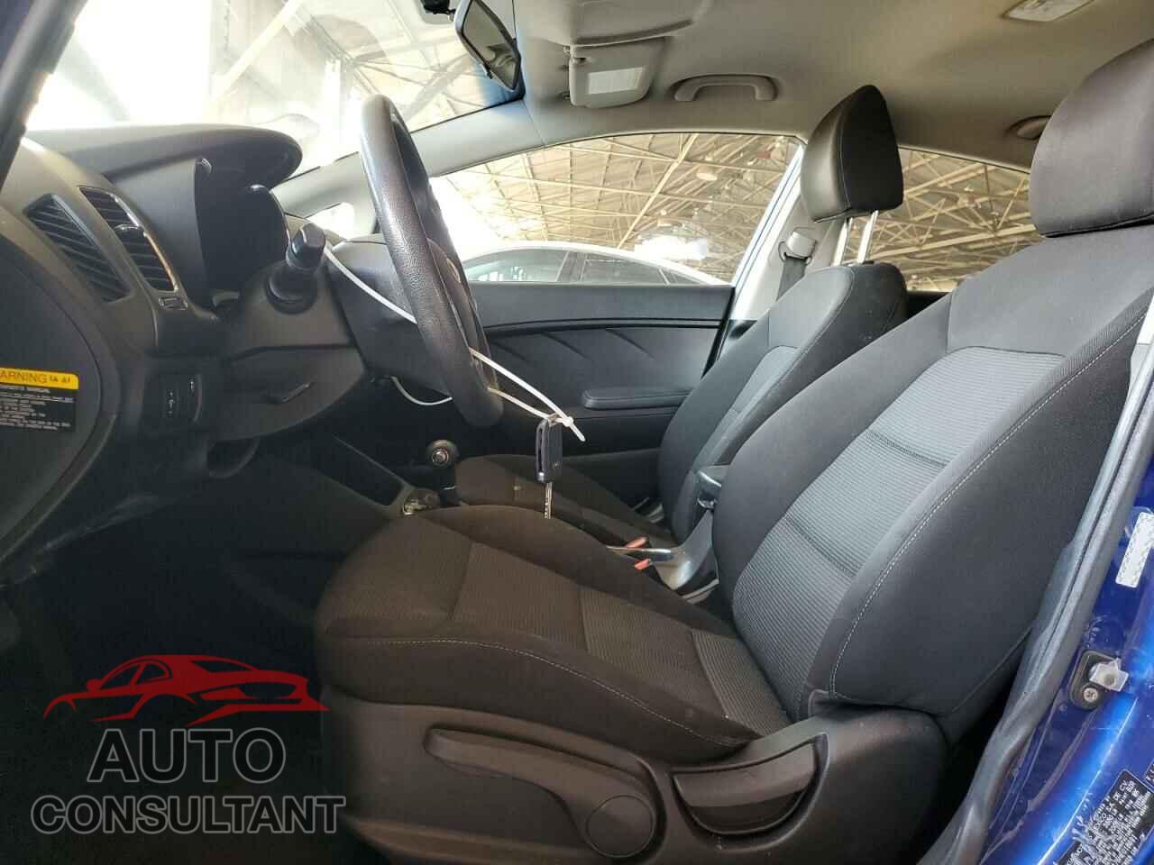 KIA FORTE 2017 - 3KPFK4A76HE018691