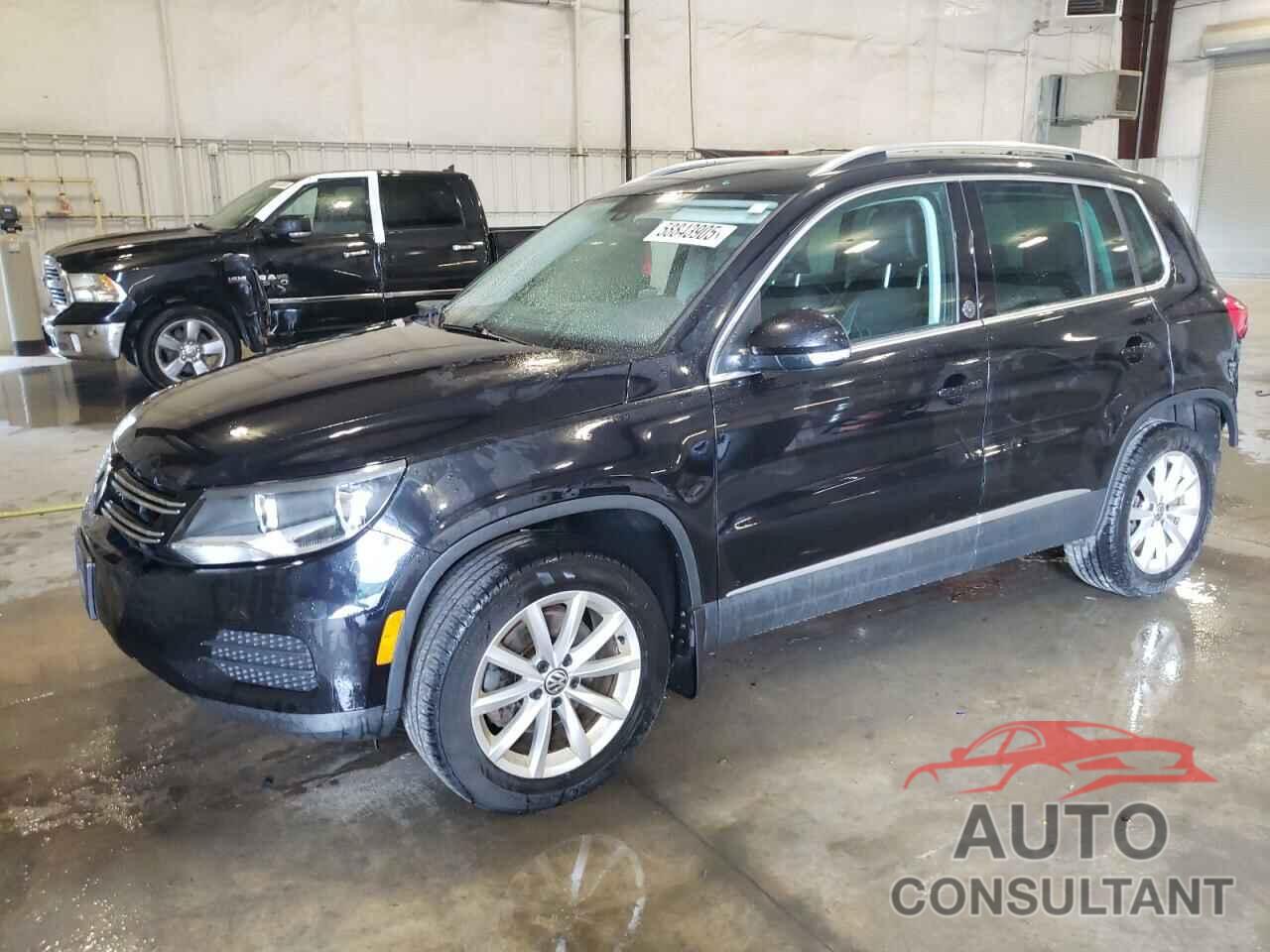 VOLKSWAGEN TIGUAN 2017 - WVGSV7AX7HK017565