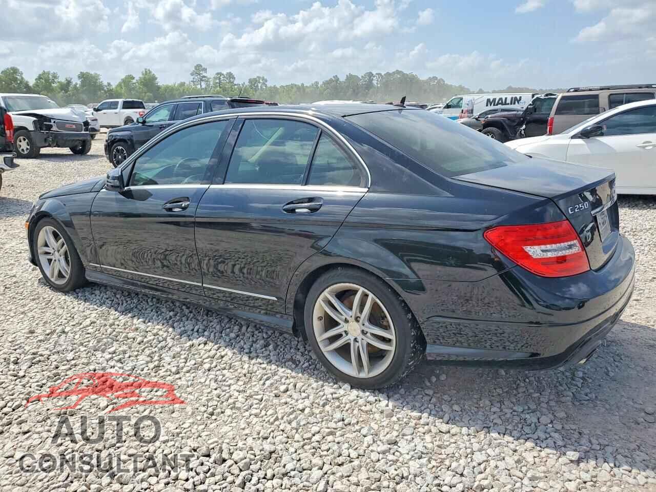 MERCEDES-BENZ C-CLASS 2013 - WDDGF4HB2DA769924