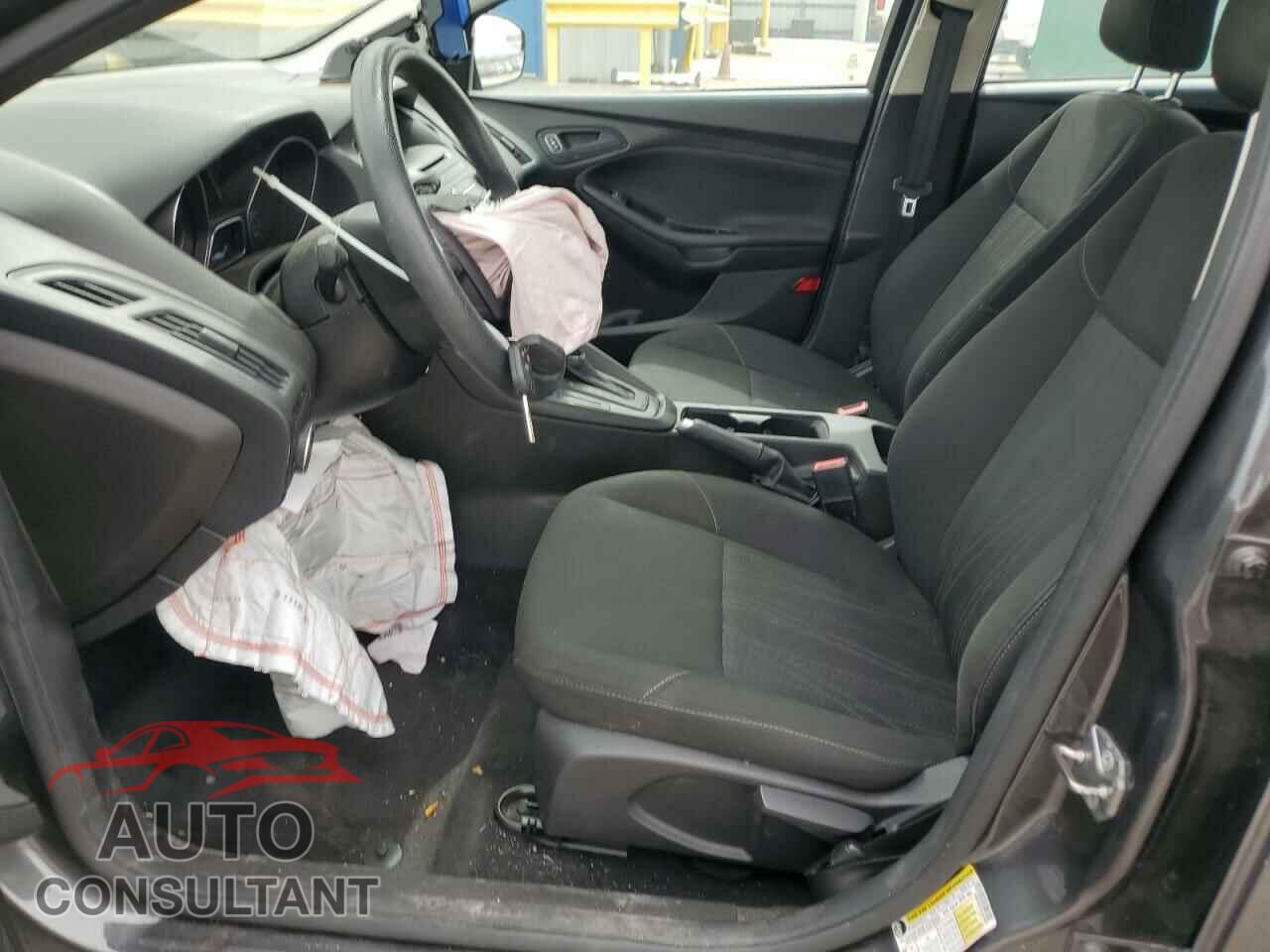 FORD FOCUS 2017 - 1FADP3E21HL304026