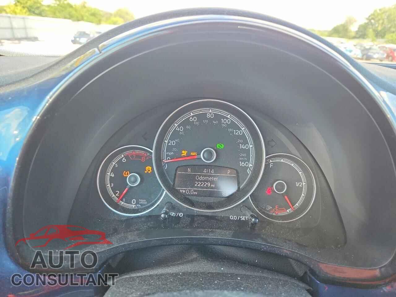 VOLKSWAGEN BEETLE 2017 - 3VWF17AT5HM628540