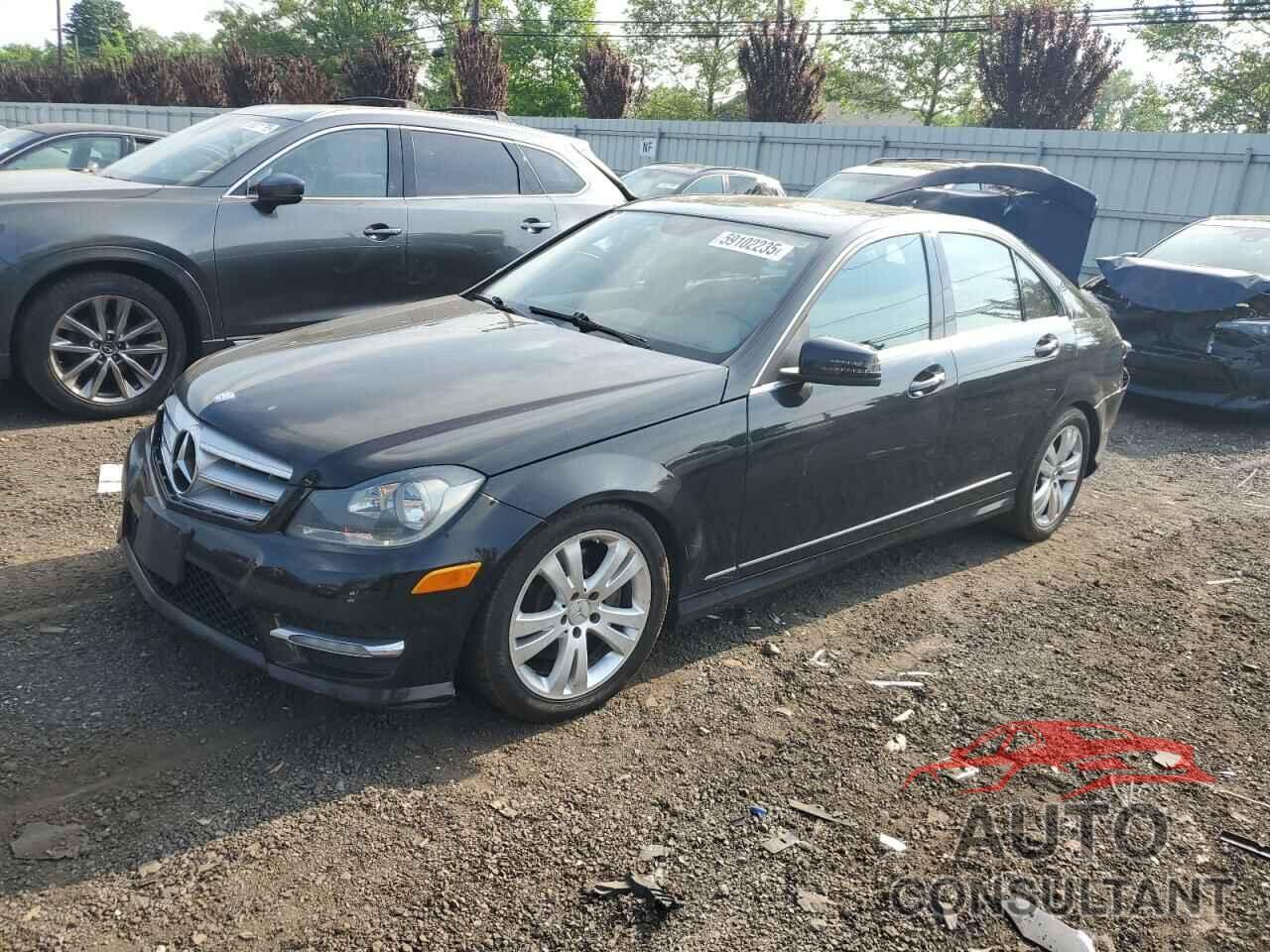 MERCEDES-BENZ C-CLASS 2013 - WDDGF8AB5DR260851