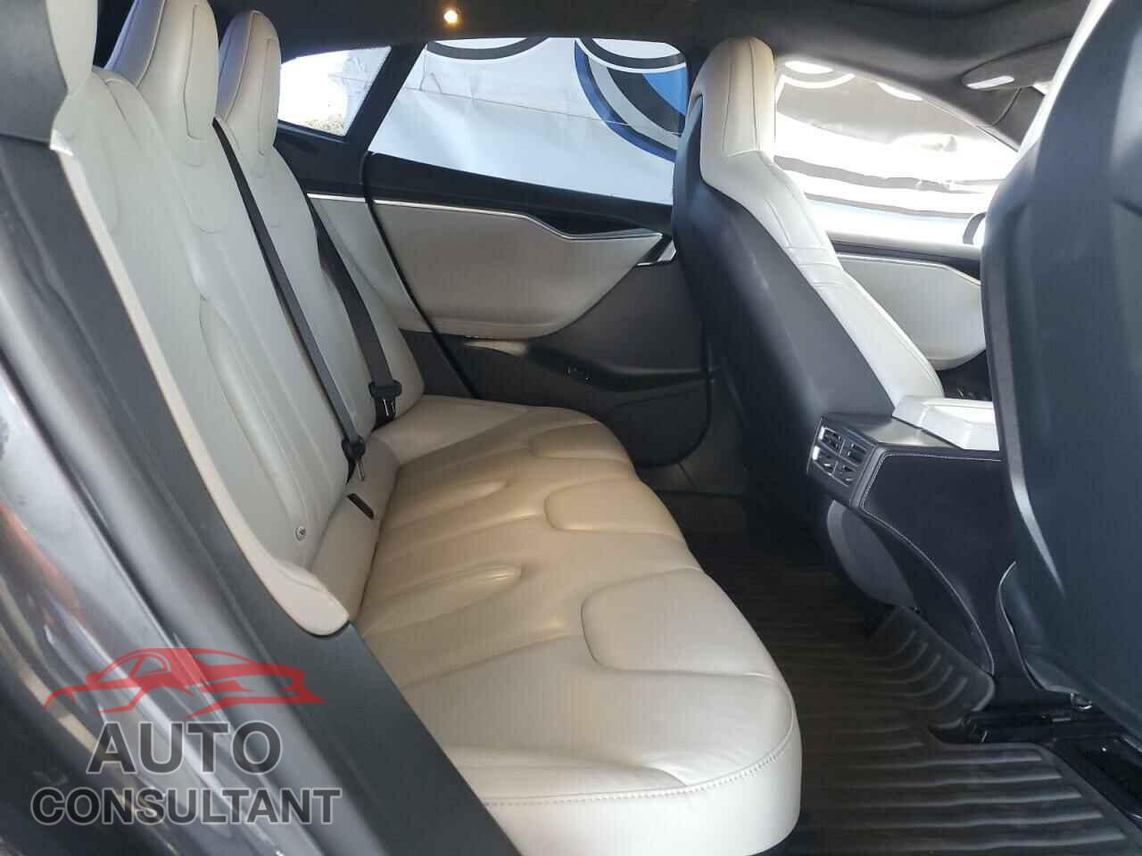 TESLA MODEL S 2015 - 5YJSA1E11FF120249