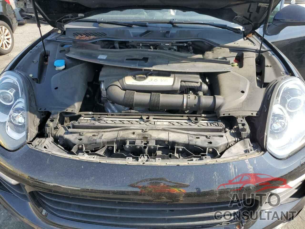 PORSCHE CAYENNE 2018 - WP1AA2A26JKA06824