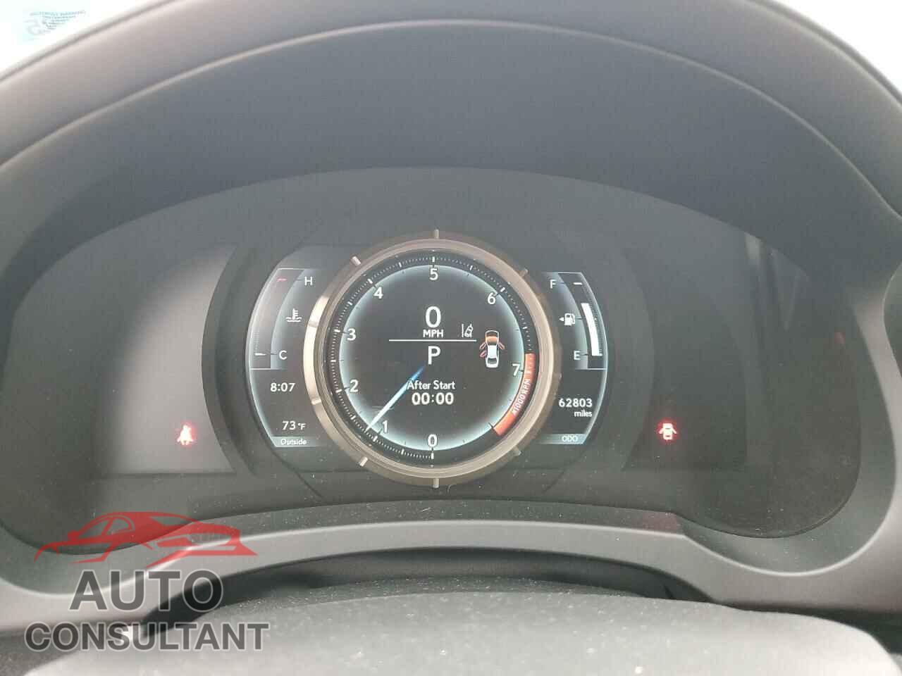 LEXUS IS 2018 - JTHC81D29J5031855