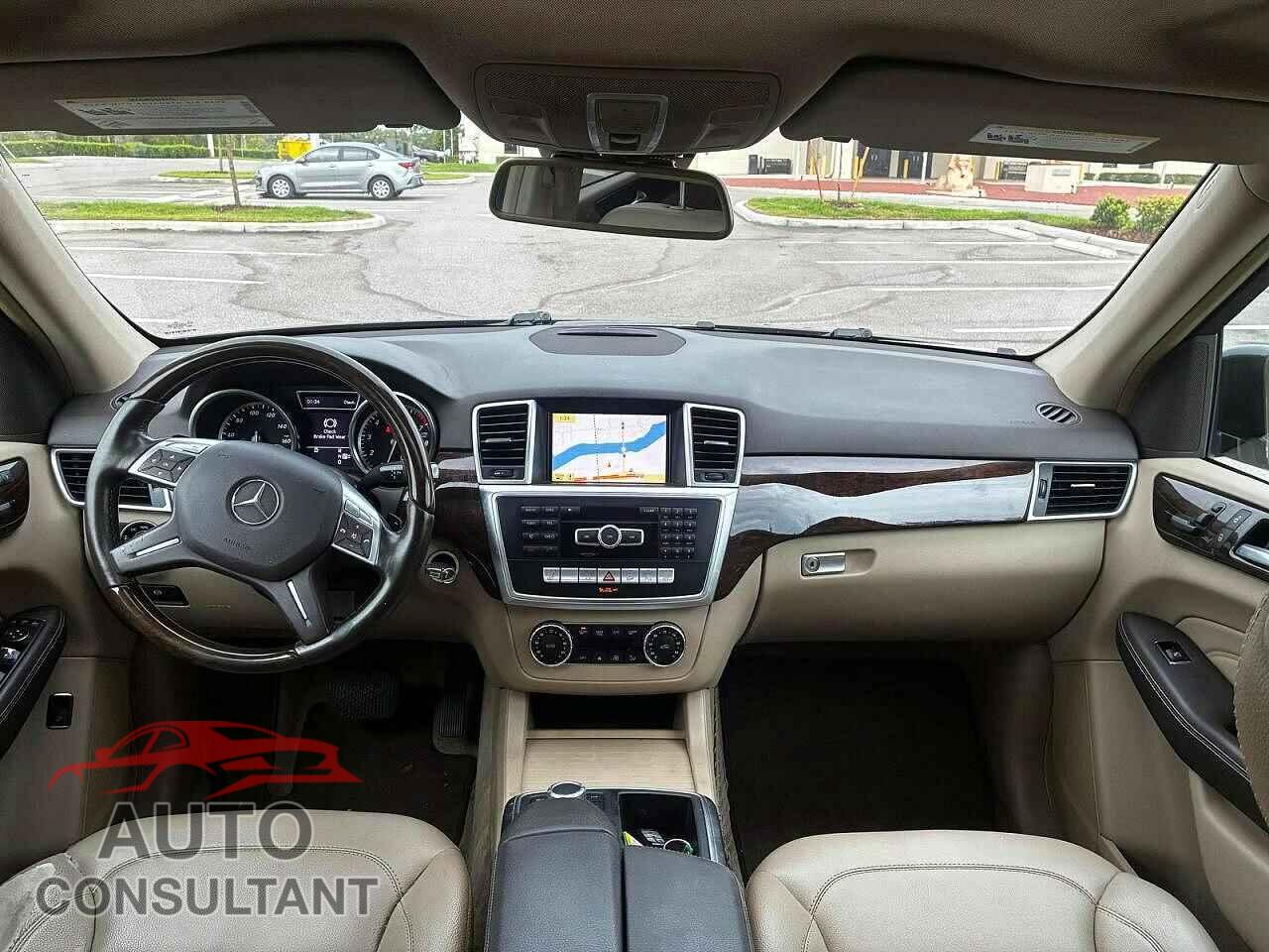 MERCEDES-BENZ M-CLASS 2012 - 4JGDA5HB8CA082457