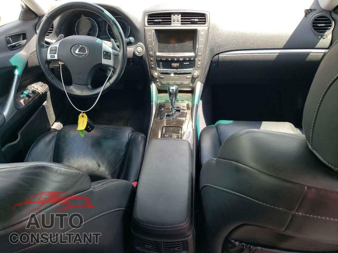 LEXUS IS 2011 - JTHCF5C24B5050197