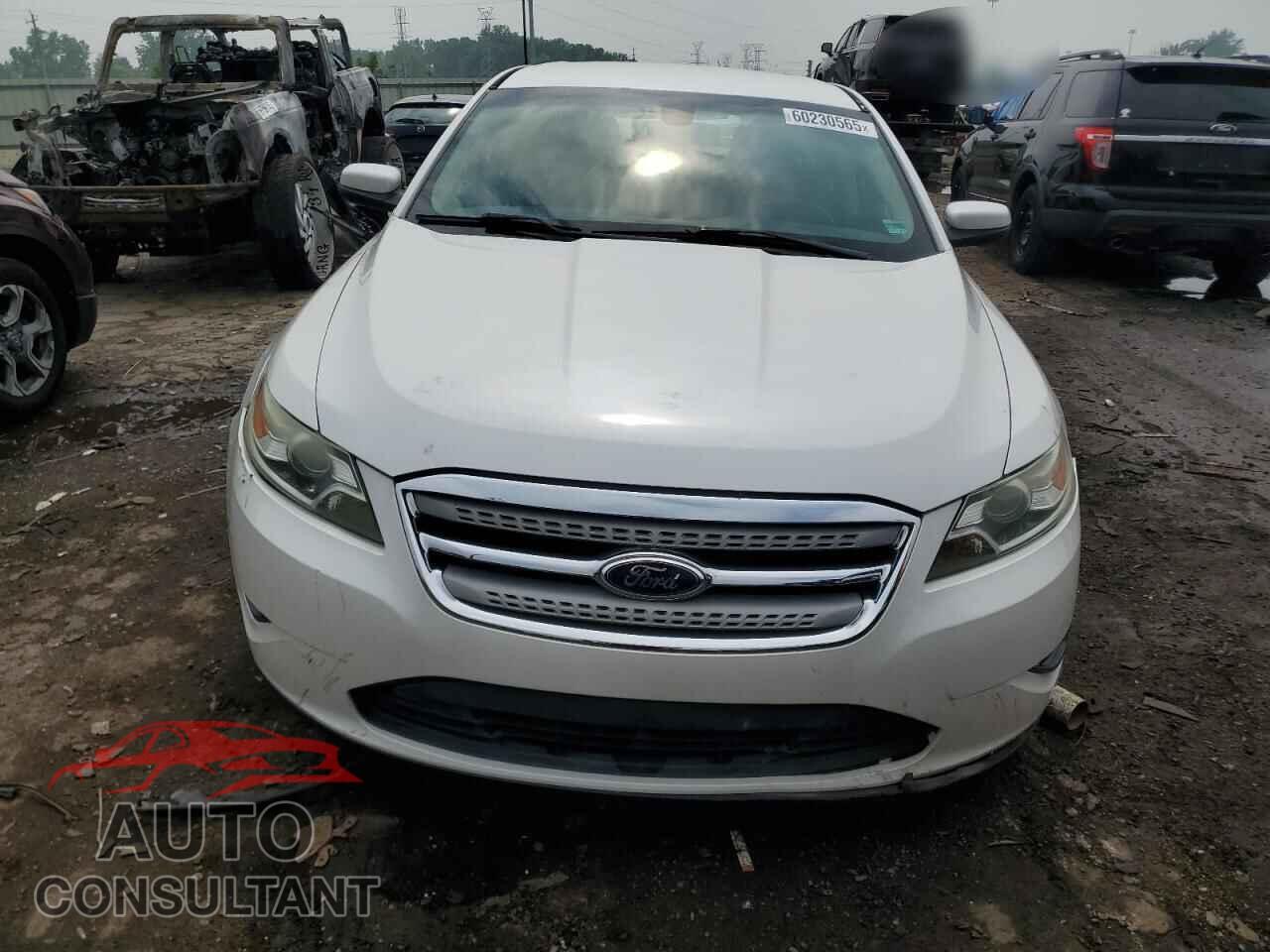 FORD TAURUS 2011 - 1FAHP2HW8BG114976