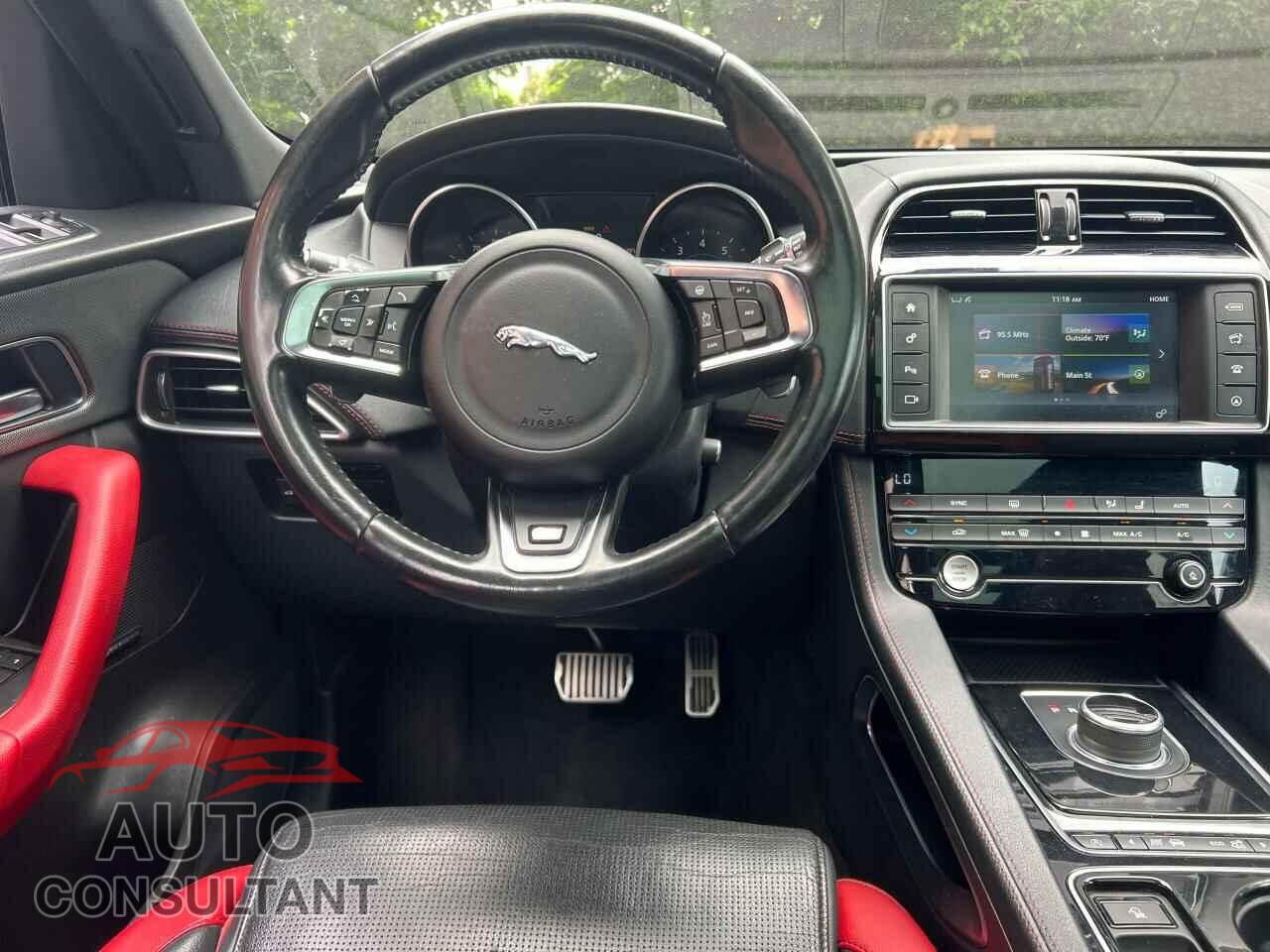 JAGUAR F-PACE 2017 - SADCM2BV6HA067783