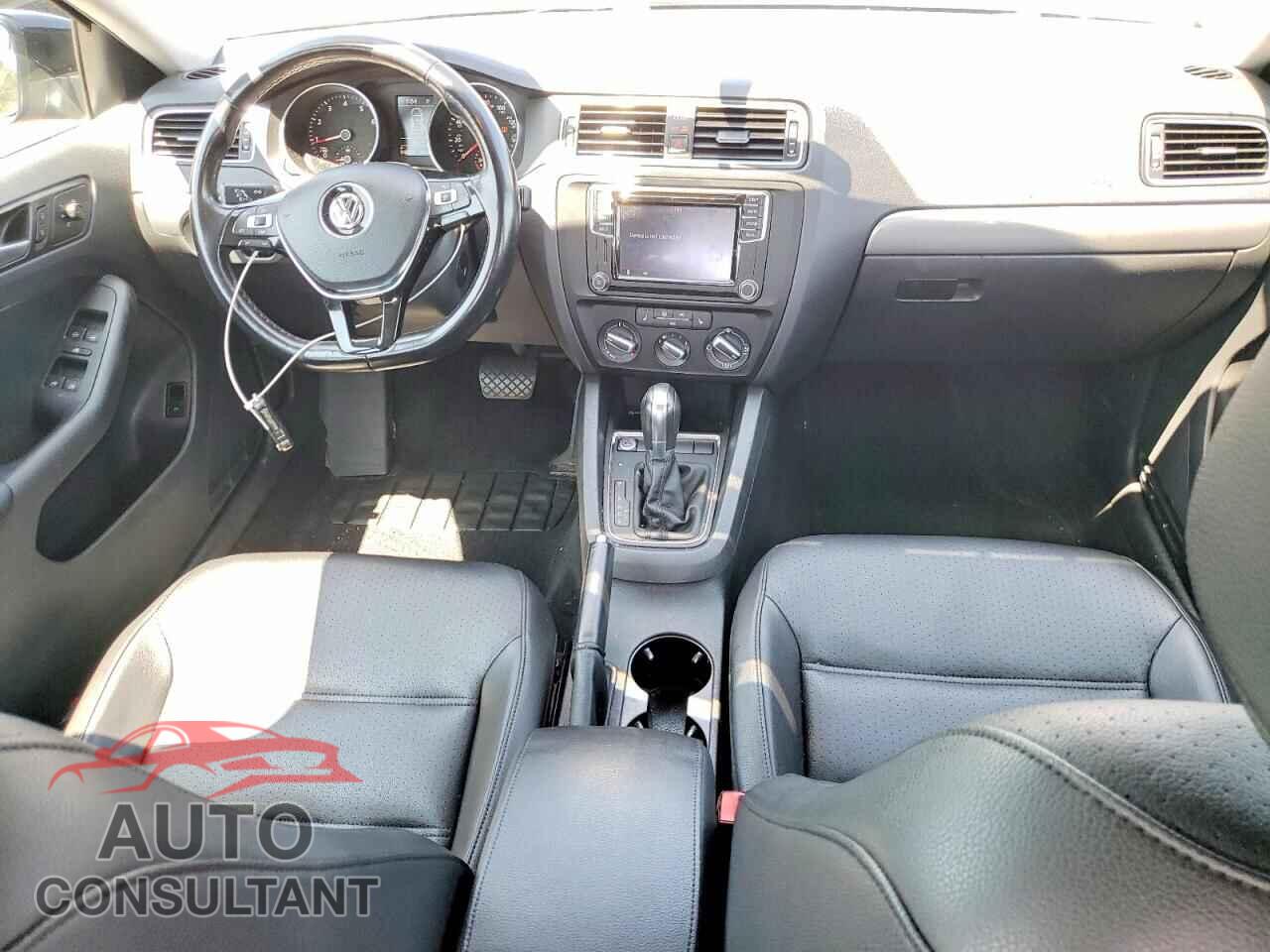 VOLKSWAGEN JETTA 2017 - 3VWDB7AJ6HM373707