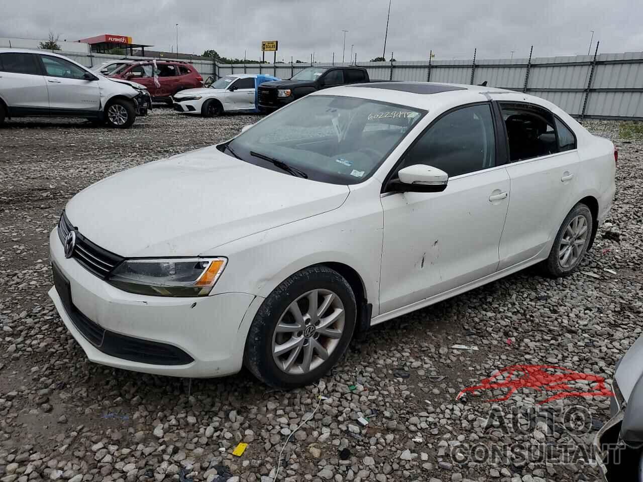 VOLKSWAGEN JETTA 2013 - 3VWDX7AJXDM373642
