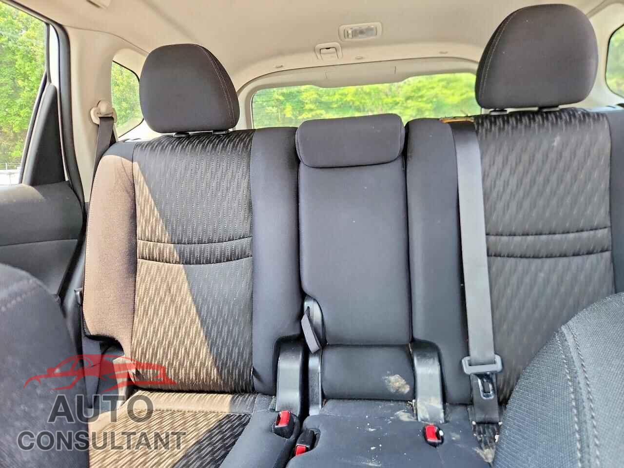 NISSAN ROGUE 2017 - 5N1AT2MV1HC786605