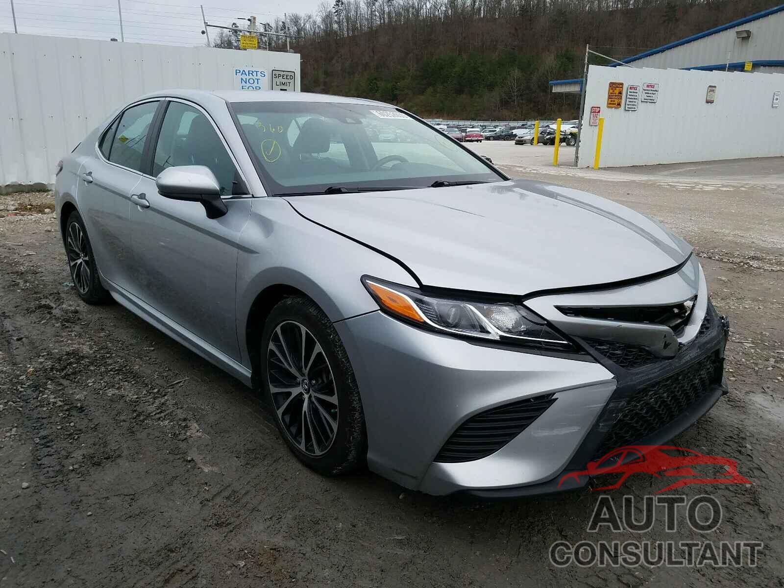 TOYOTA CAMRY 2018 - 4T1B11HK3JU004681