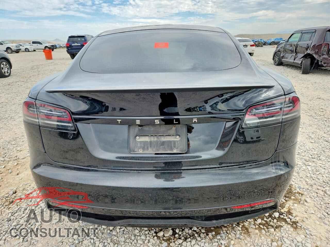 TESLA MODEL S 2024 - 5YJSA1E60RF542156