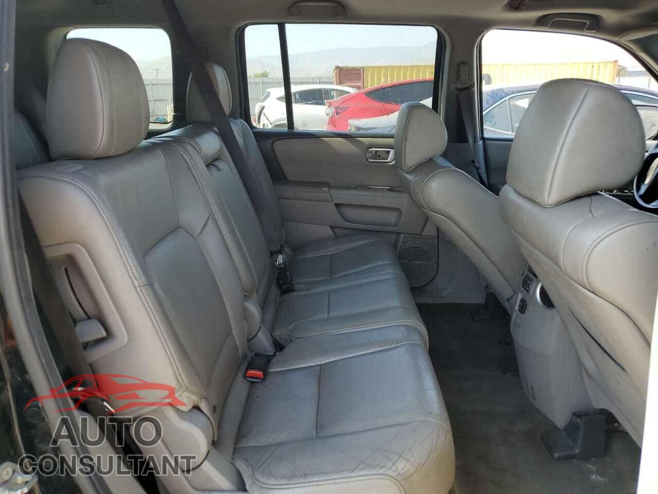 HONDA PILOT 2013 - 5FNYF3H52DB014475